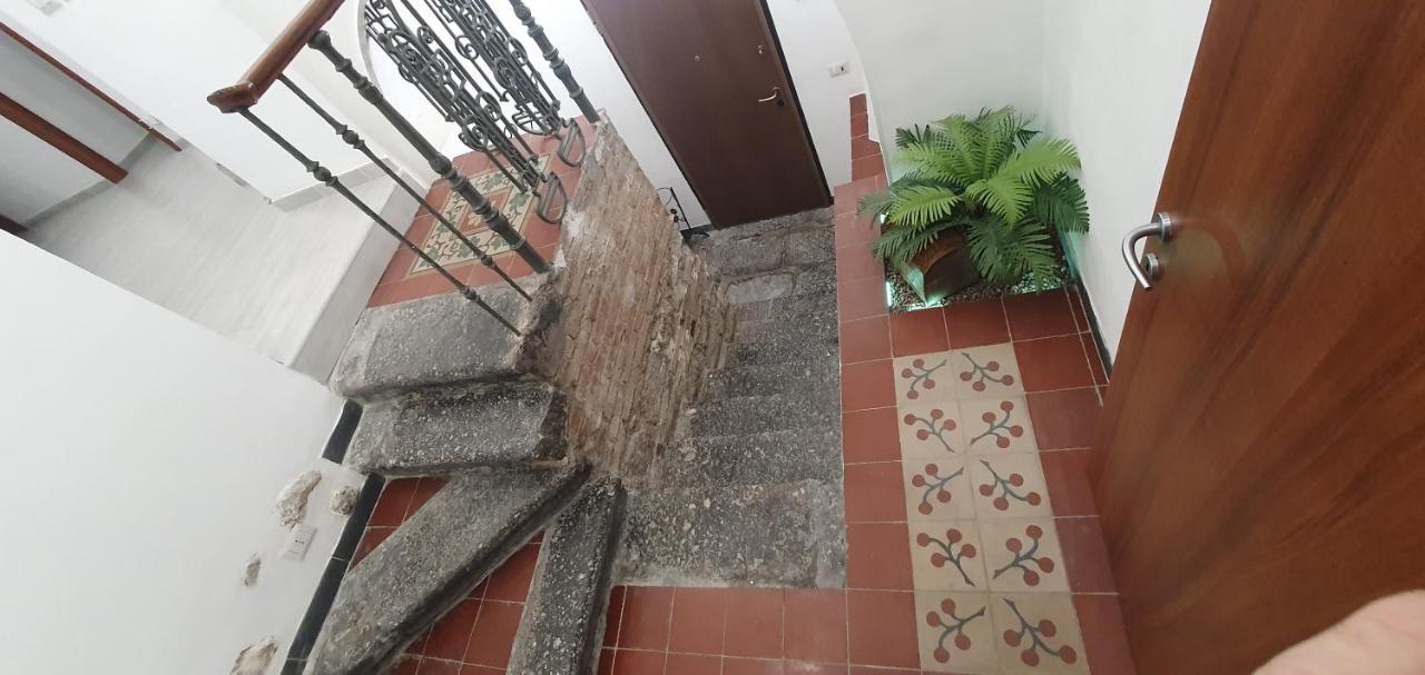Domus Odeon La Casa Nel Parco Archeologico Di Catania Apartment ภายนอก รูปภาพ